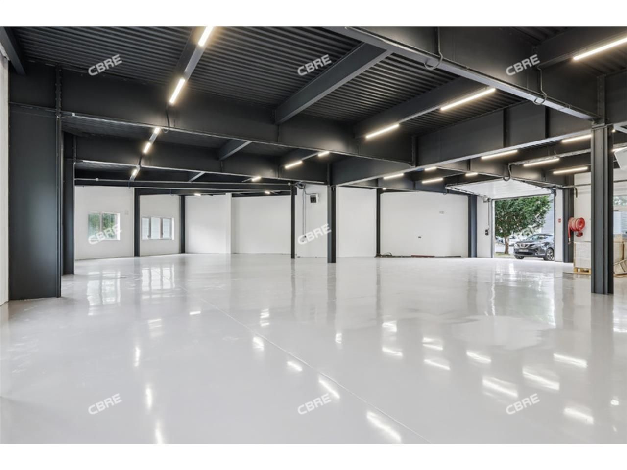 LOGISTIQUE URBAINE - CBRE vous propose à louer, u