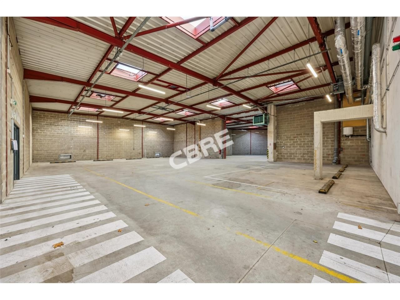 CBRE vous propose à louer un entrepôt/local d'act