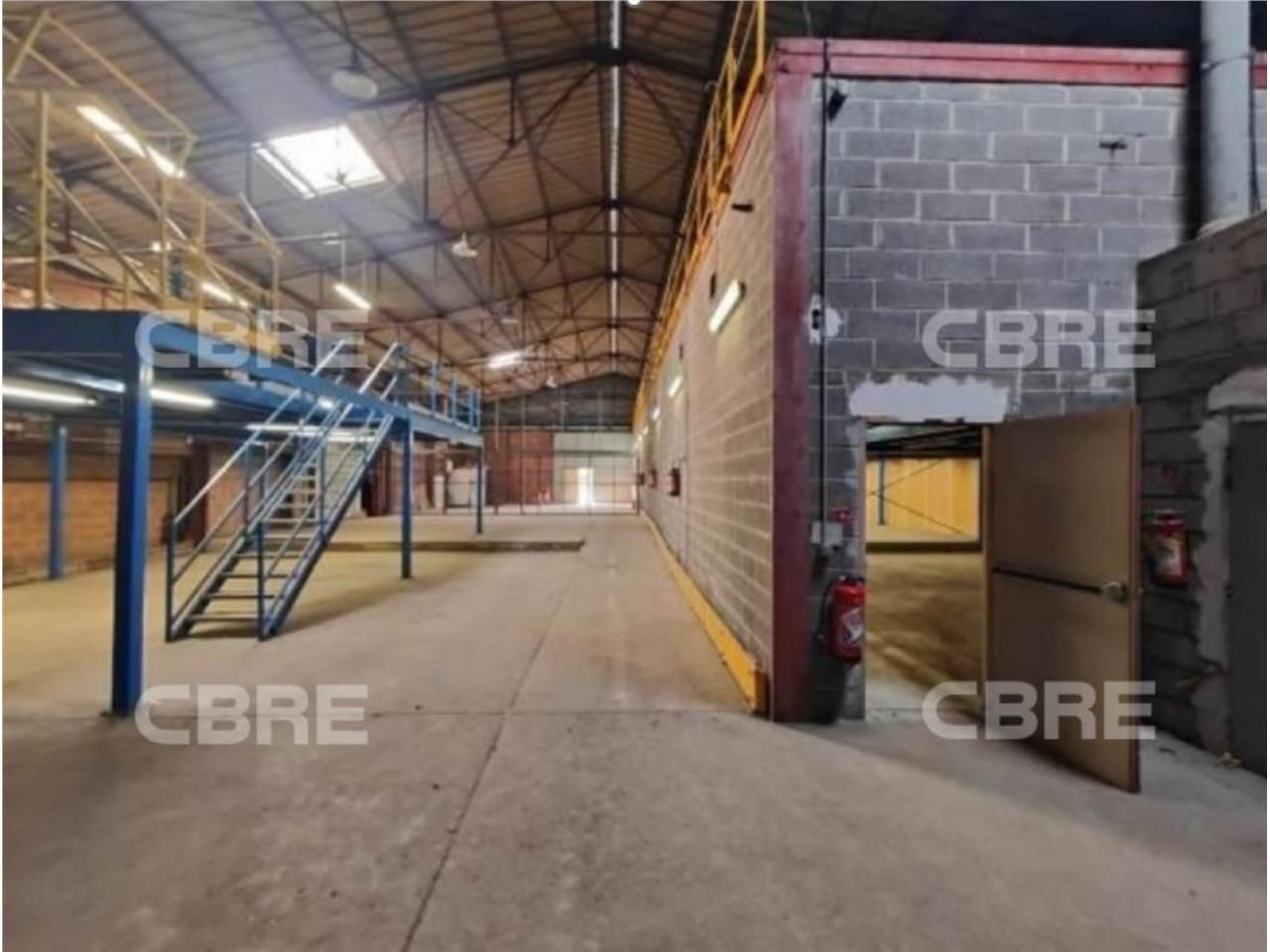 CBRE vous propose à vendre, un entrepôt/local d'a