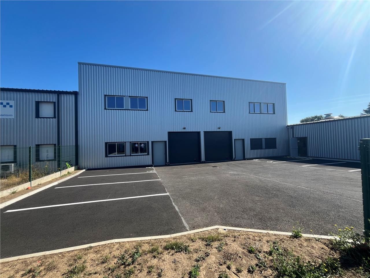 CBRE vous propose à louer, un entrepôt/local d'ac