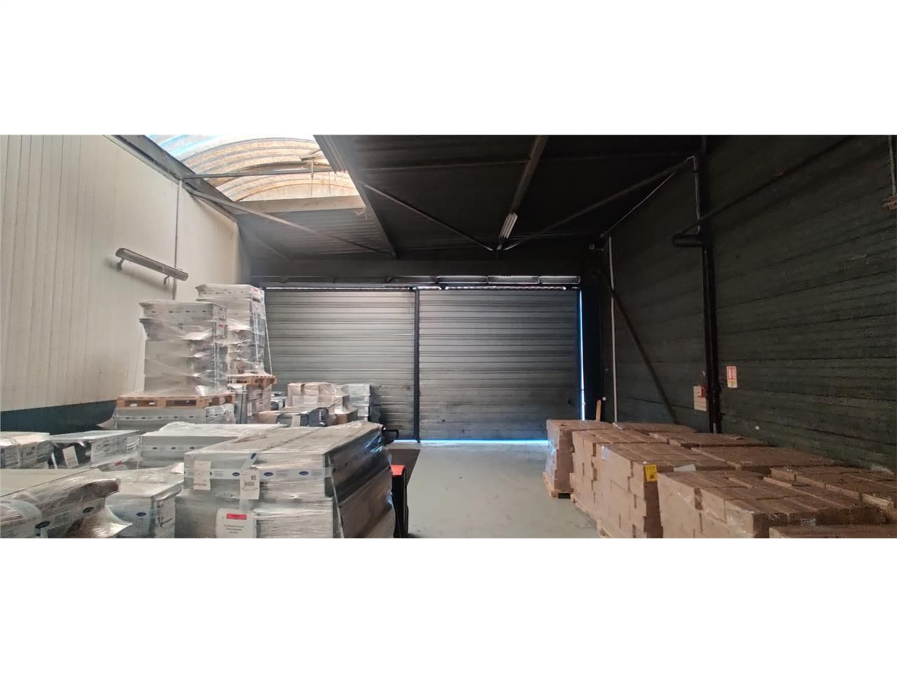 CBRE vous propose à louer, un local d'activités s