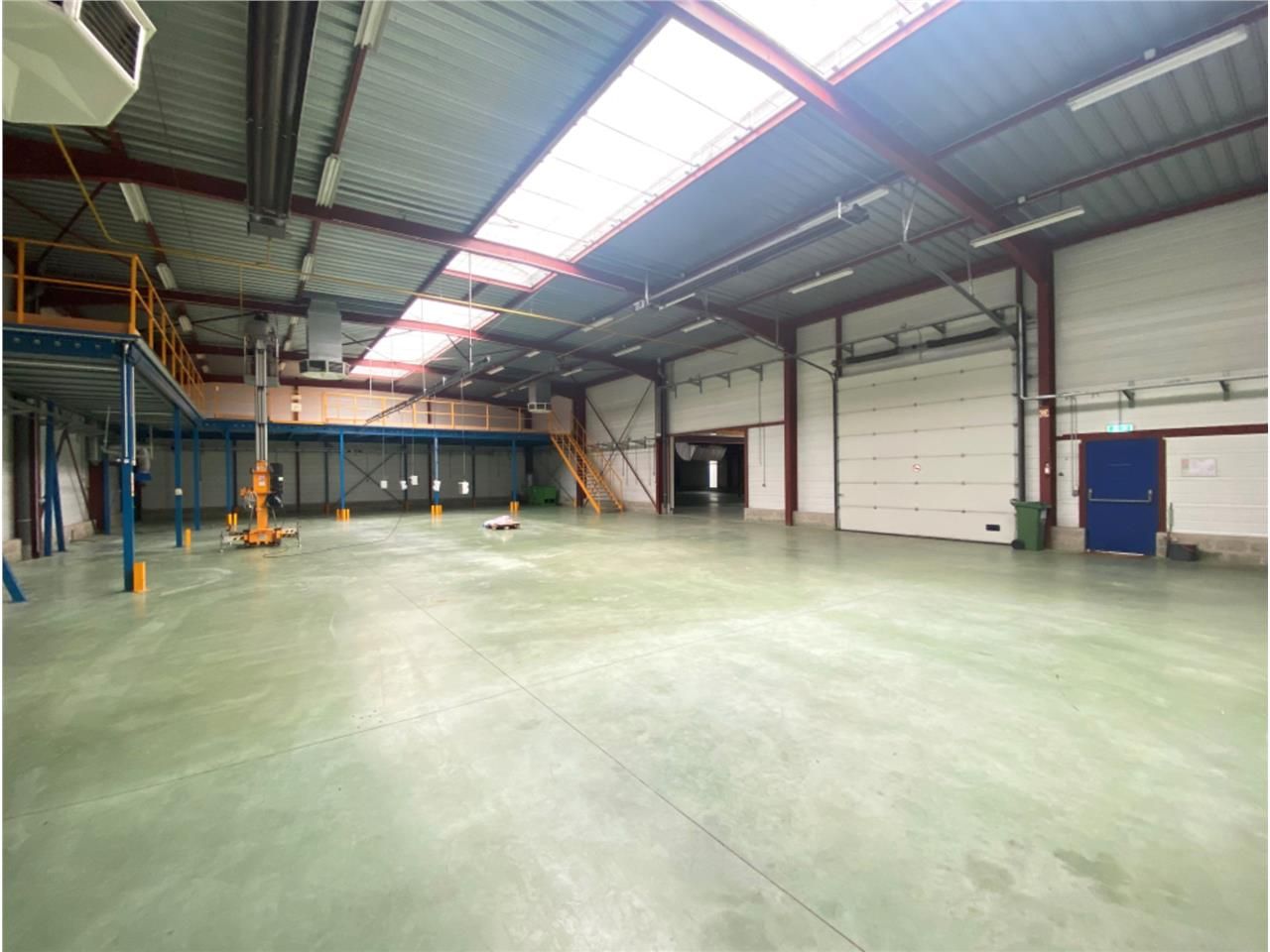 CBRE vous propose à vendre, un entrepôt/local d'a