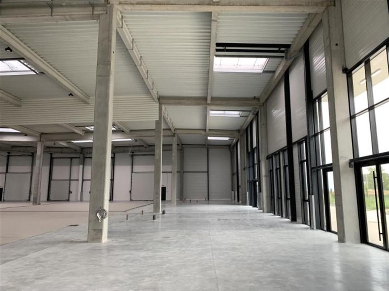 CBRE vous propose à louer un entrepôt/local d'act