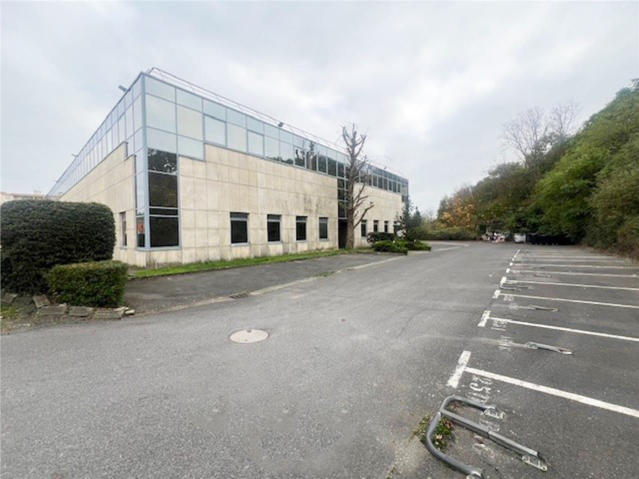 CBRE vous propose à vendre un entrepôt/local d'ac