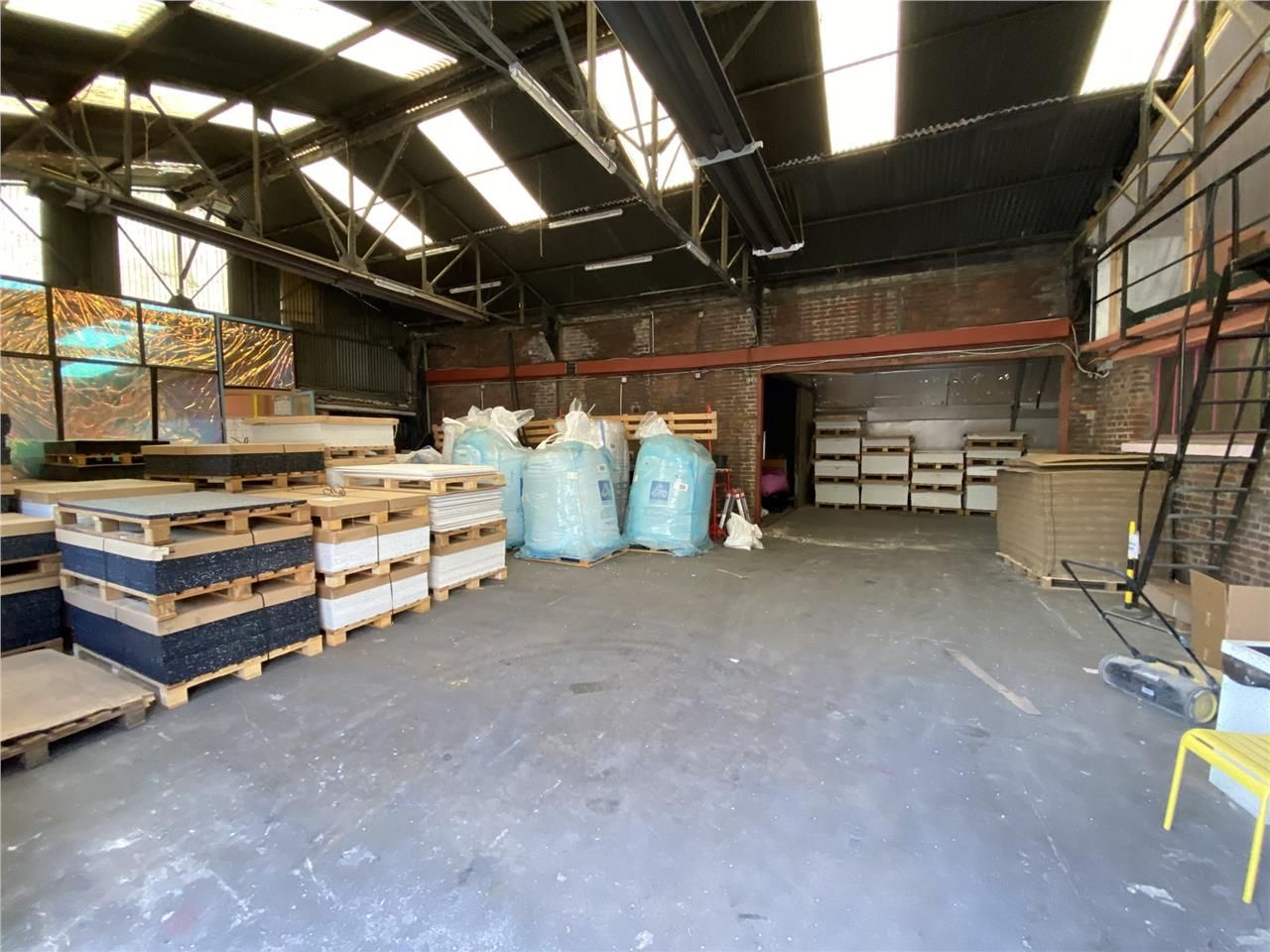 Rare sur le marché ! CBRE vous propose à louer un