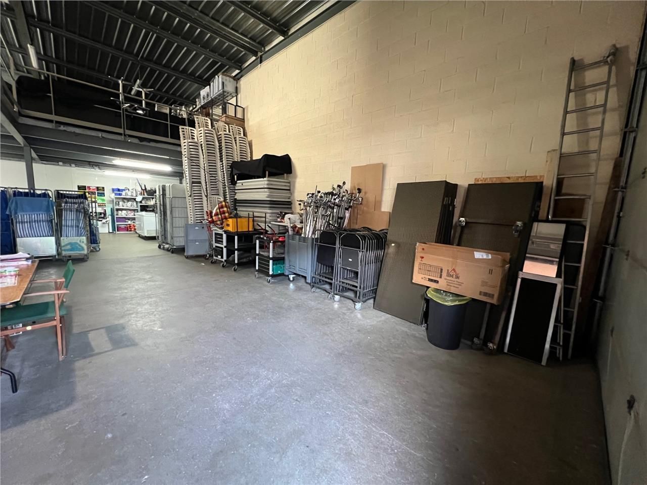 CBRE vous propose à vendre un entrepôt/local d'ac