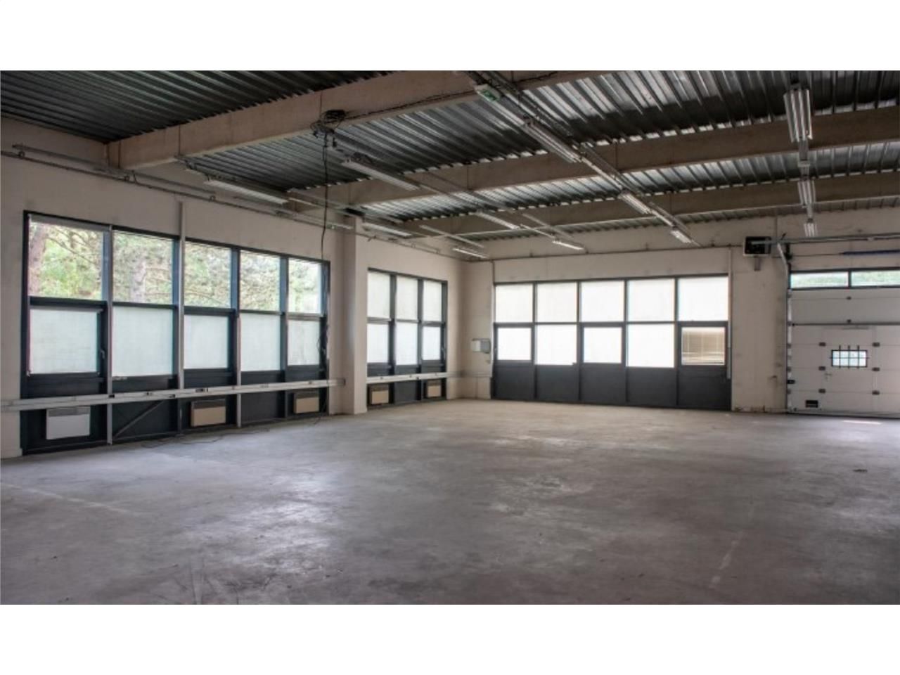 CBRE vous propose à louer un entrepôt/local d'act