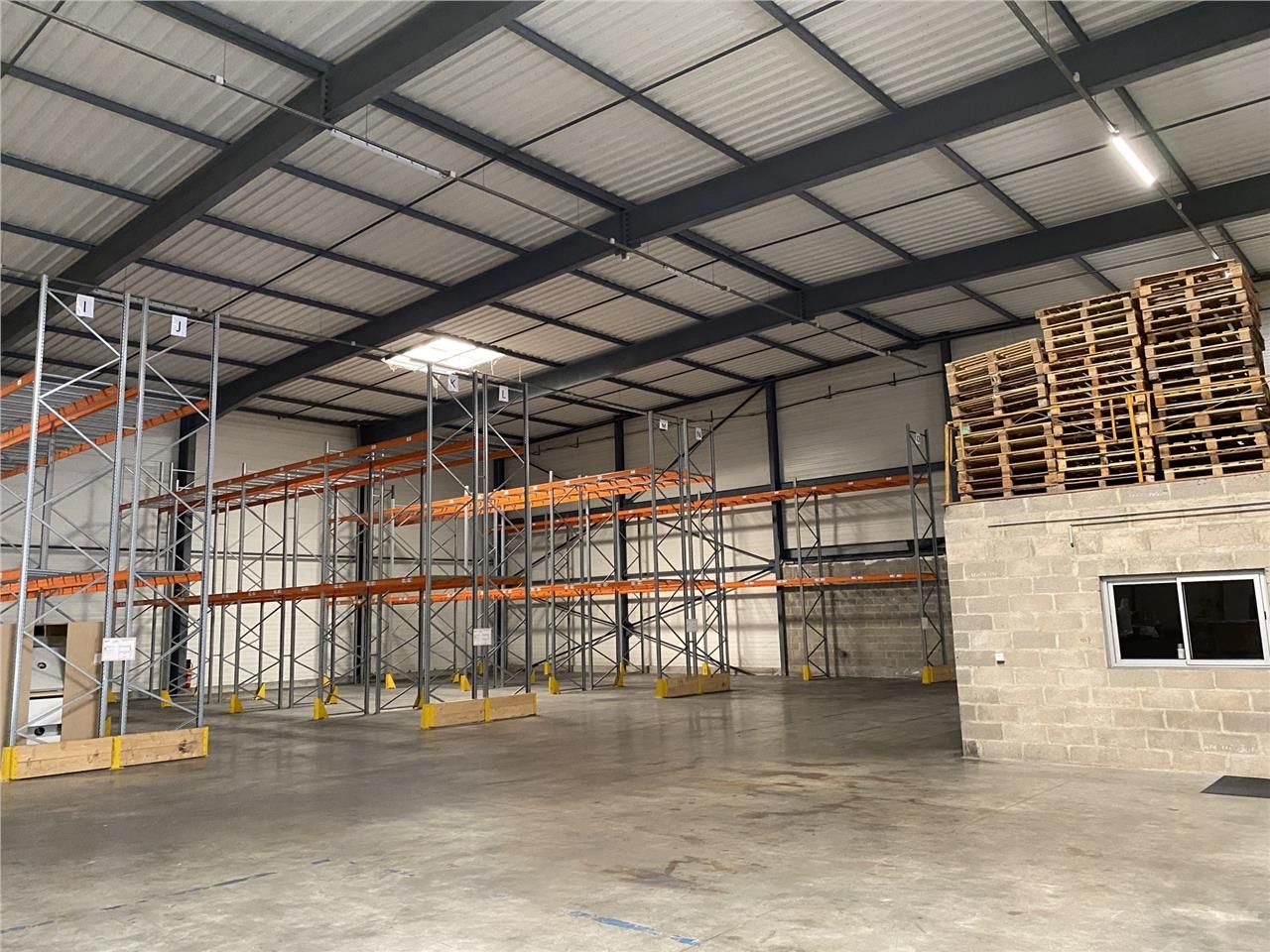 CBRE vous propose à louer un entrepôt/local d'act