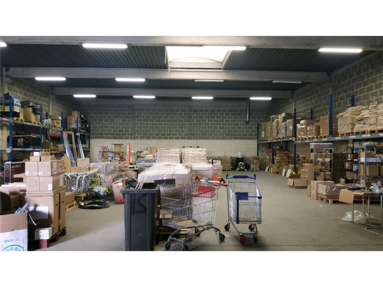 CBRE vous propose à louer un entrepôt/local d'act