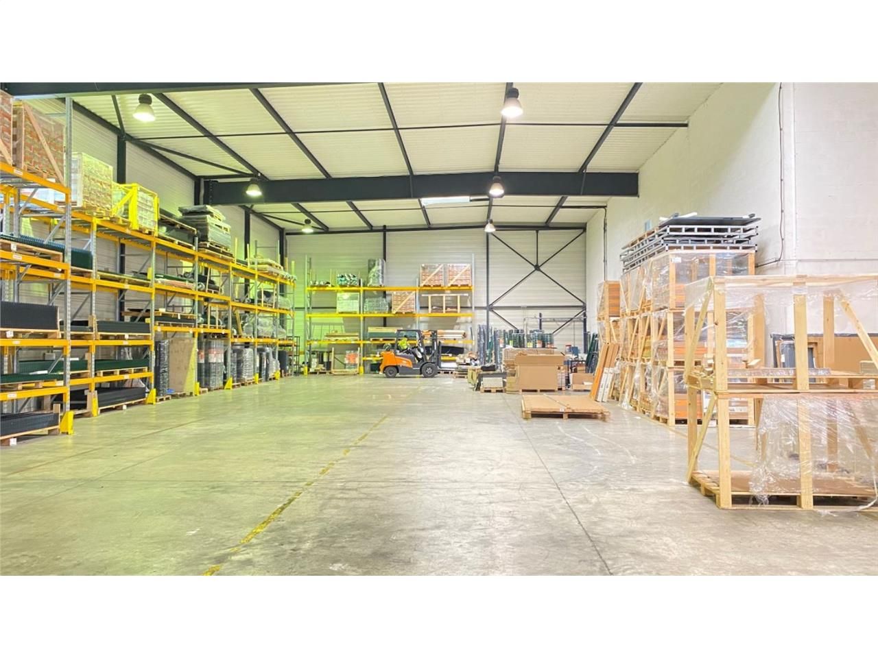 CBRE vous propose à louer un entrepôt/local d'act