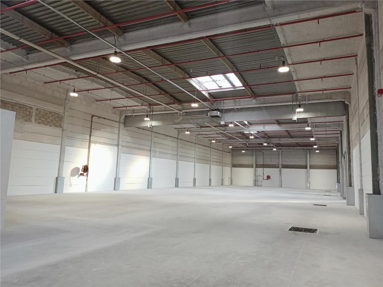 CBRE vous propose à louer, un entrepôt/local d'ac