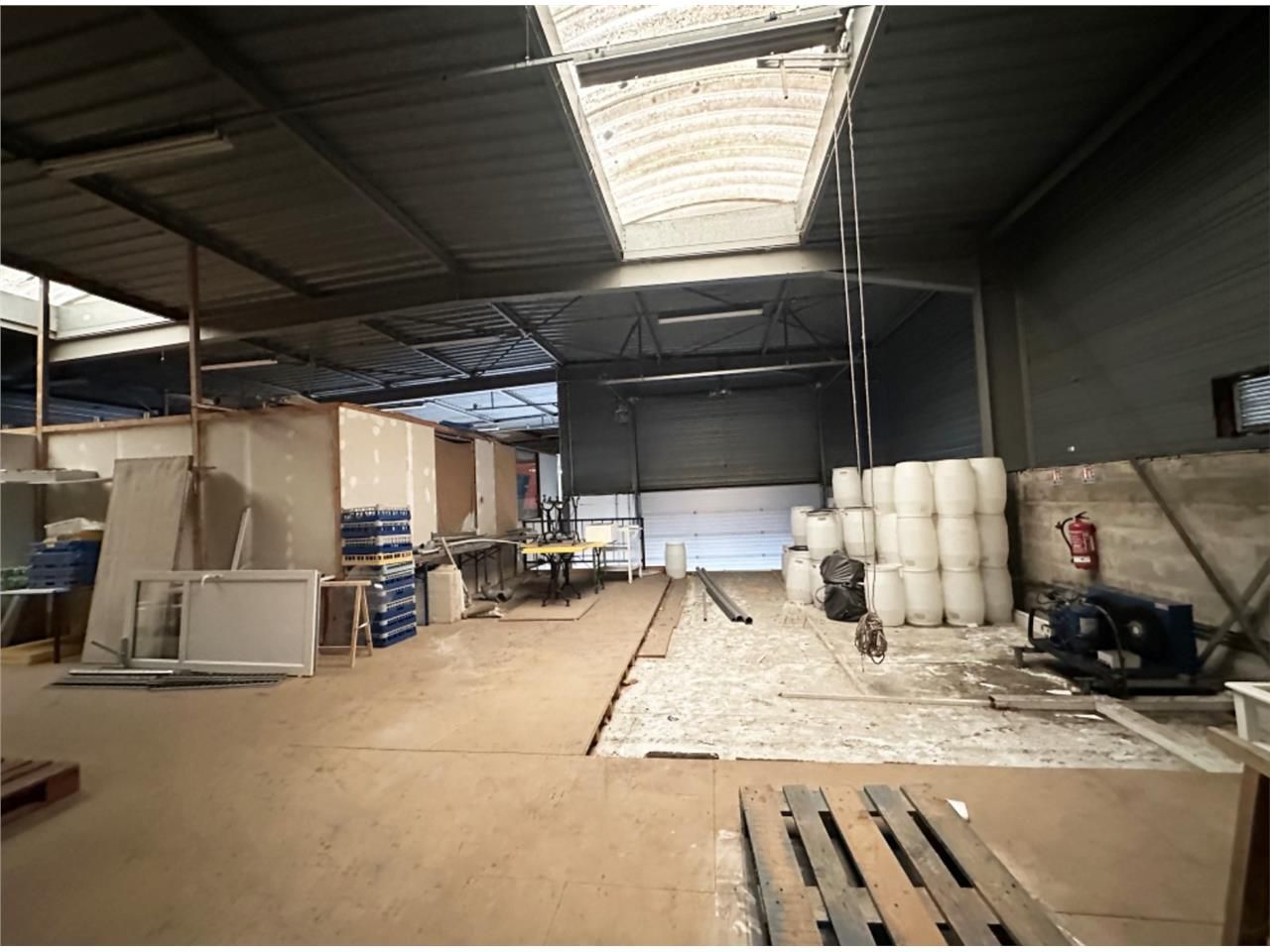 CBRE vous propose à vendre ou à louer, un entrepô