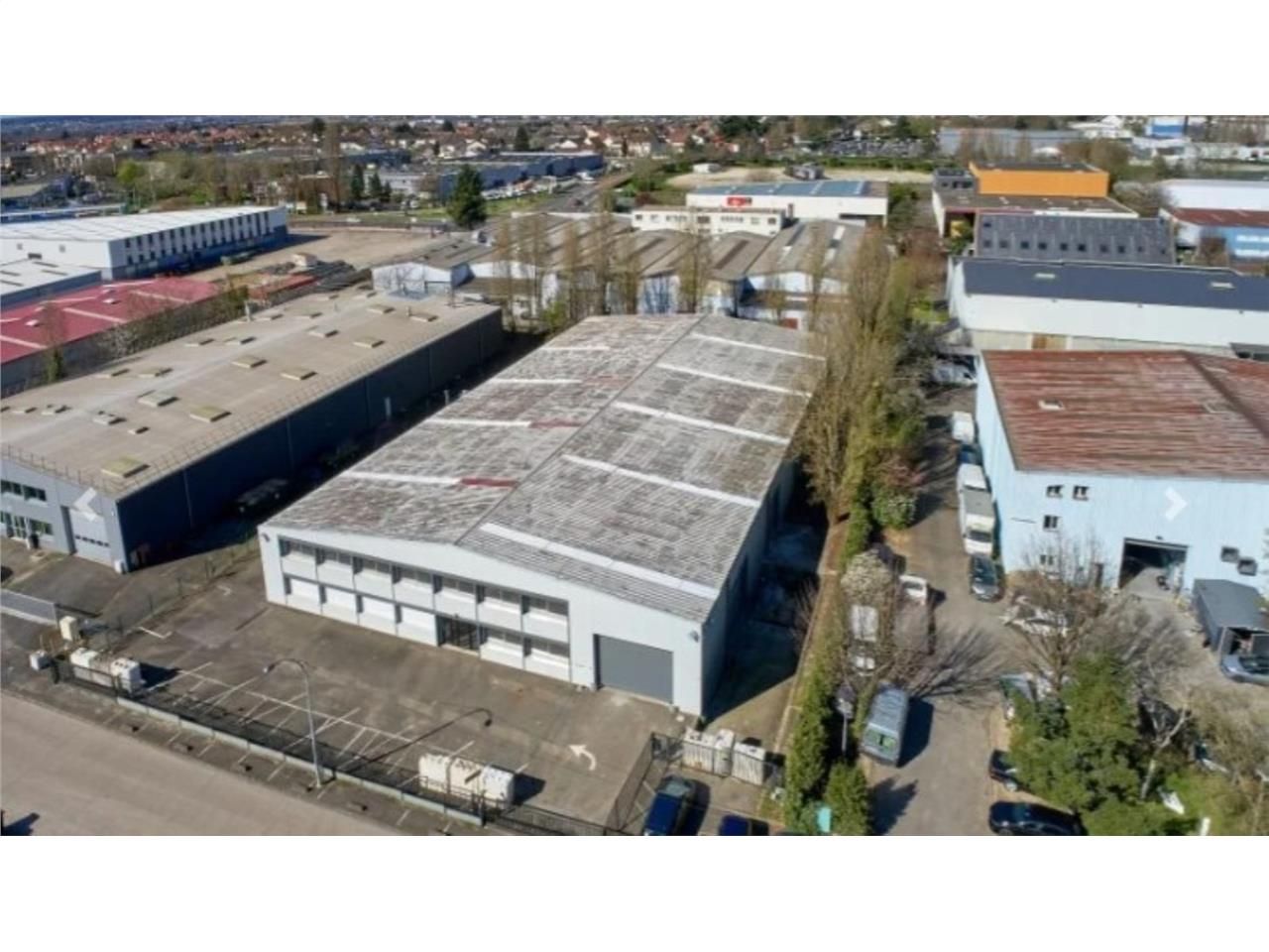 CBRE vous propose à vendre ou à louer un entrepôt