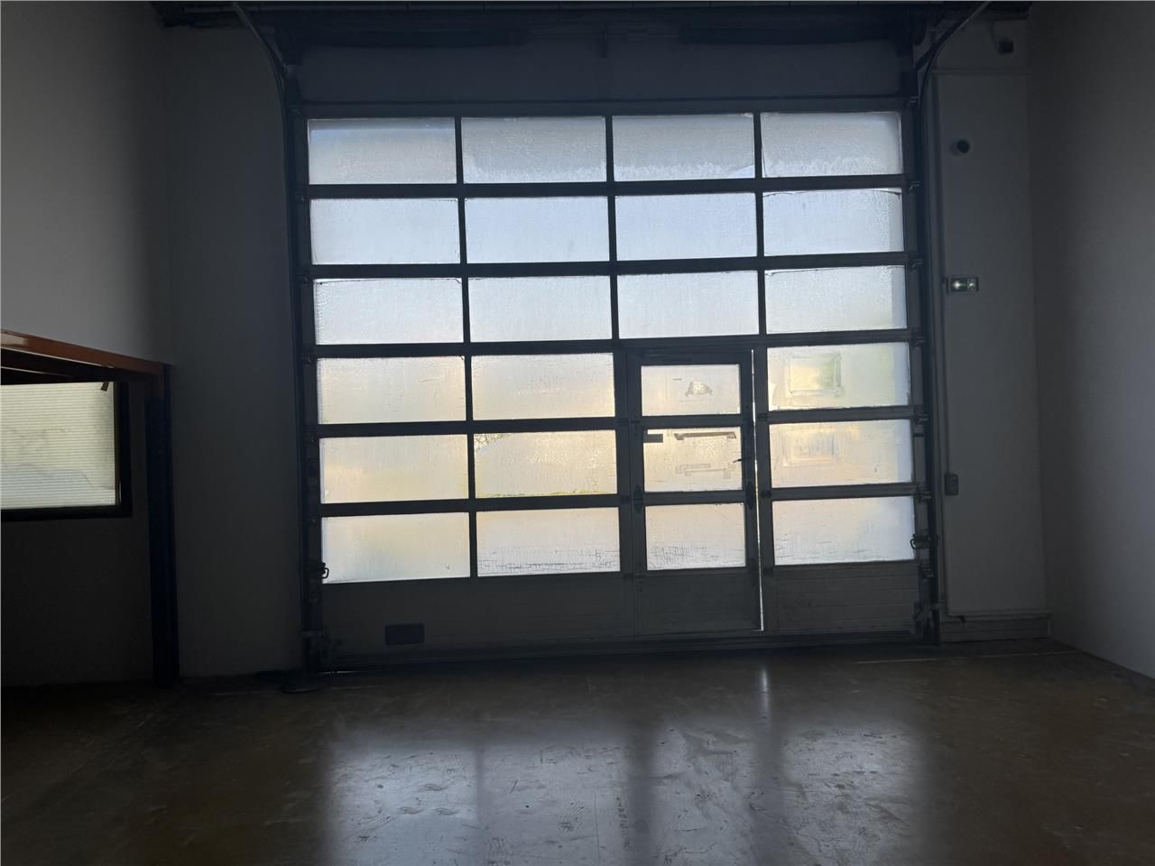 CBRE vous propose à vendre ou à louer, un entrepô