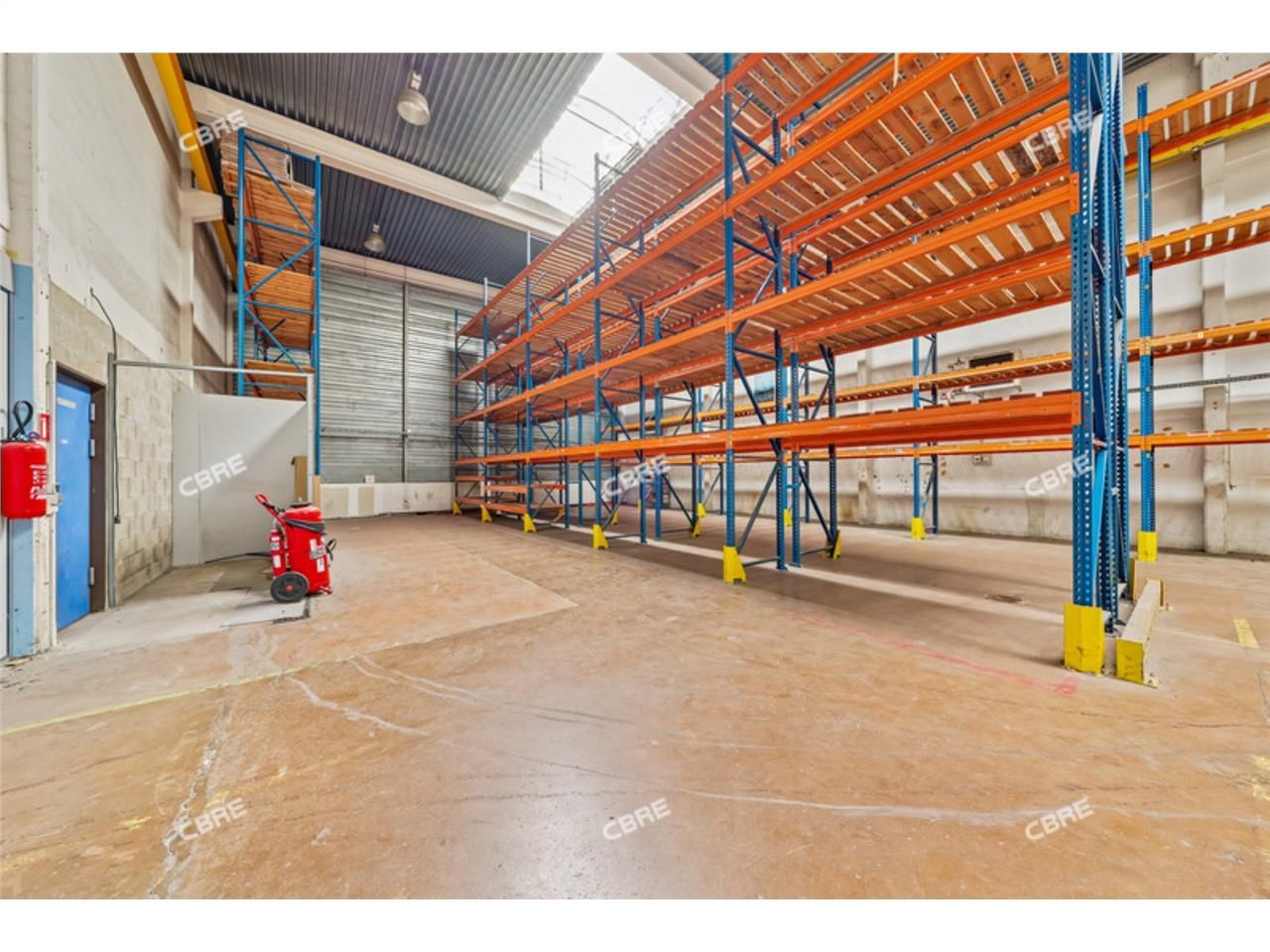 CBRE vous propose à vendre ou à louer un bâtiment