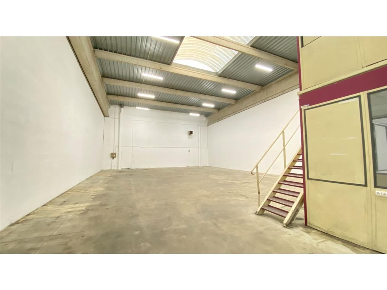 CBRE vous propose à louer un entrepôt/local d'act