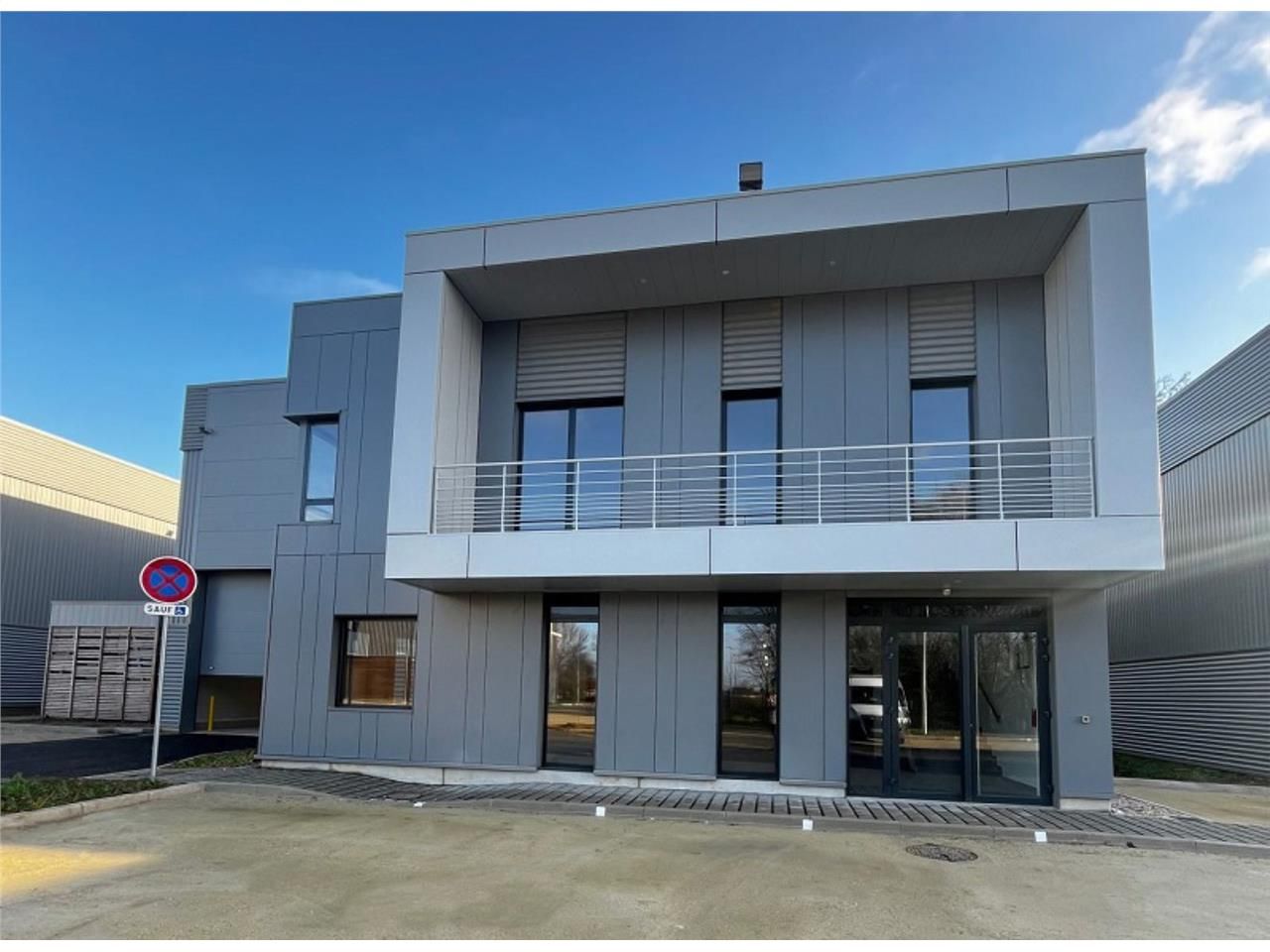 CBRE vous propose à vendre un entrepôt/local d'ac