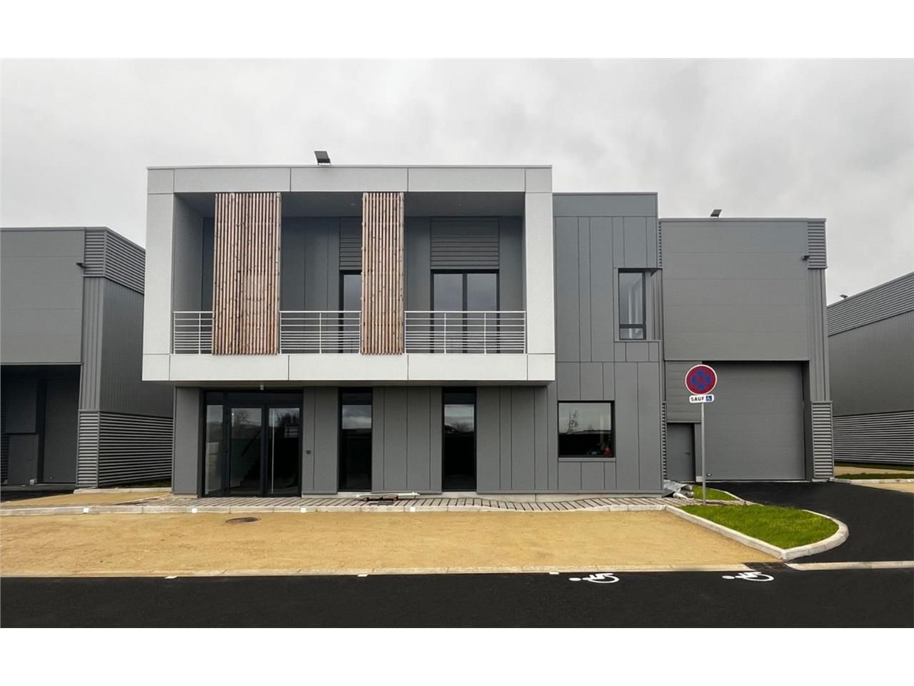 CBRE vous propose à vendre un entrepôt/local d'ac