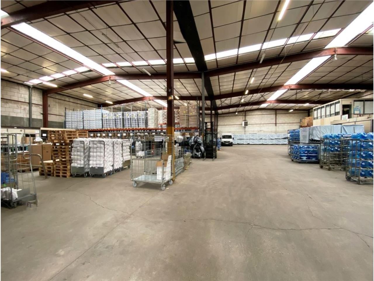 CBRE vous propose à vendre, un entrepôt/local d'a