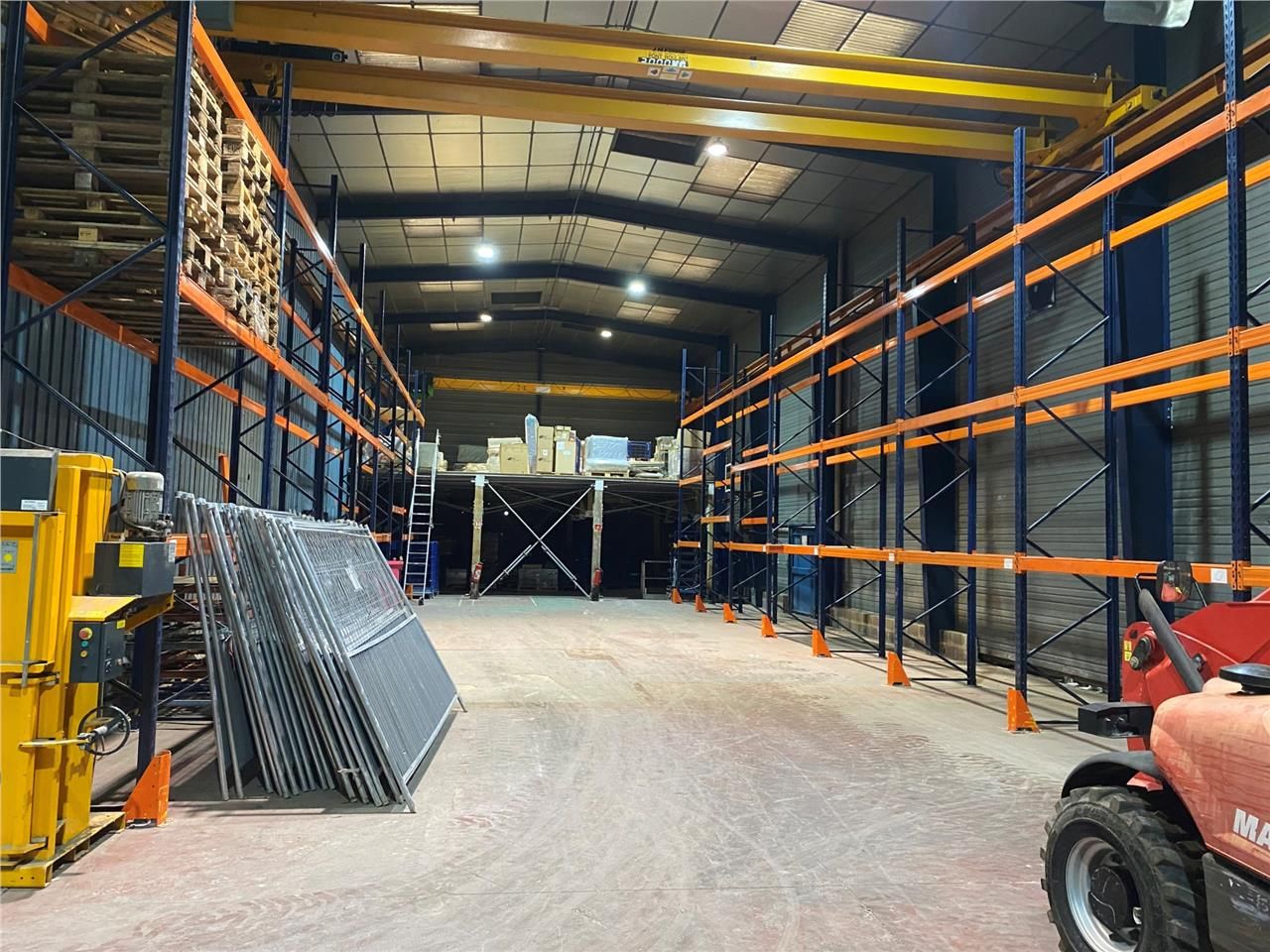 CBRE vous propose à louer, un local d'activités s