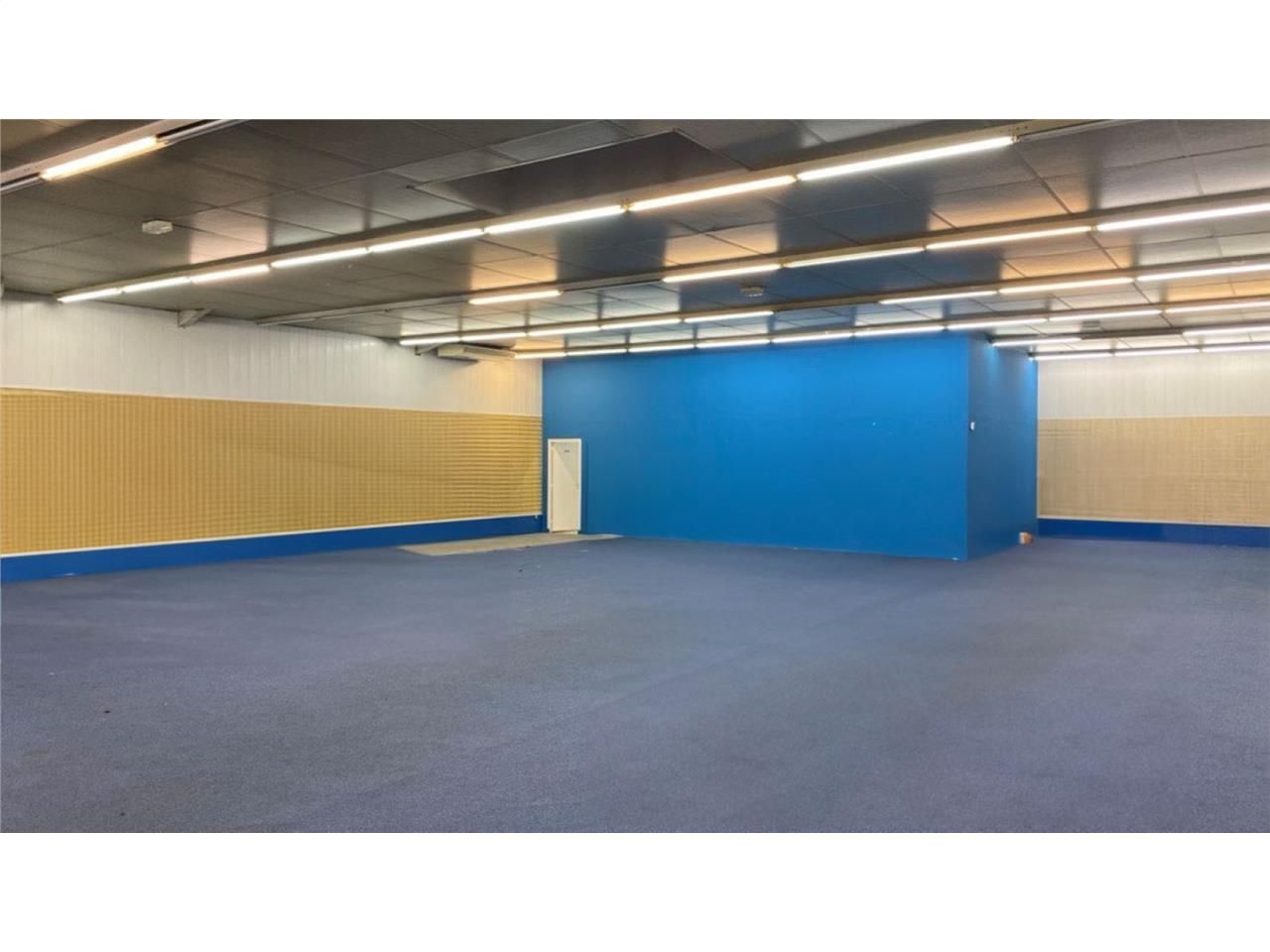 CBRE vous propose à louer, un entrepôt/local d'ac