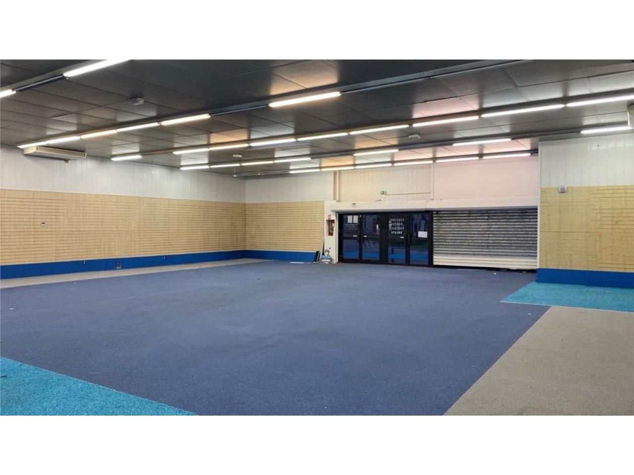 CBRE vous propose à louer, un local commercial si