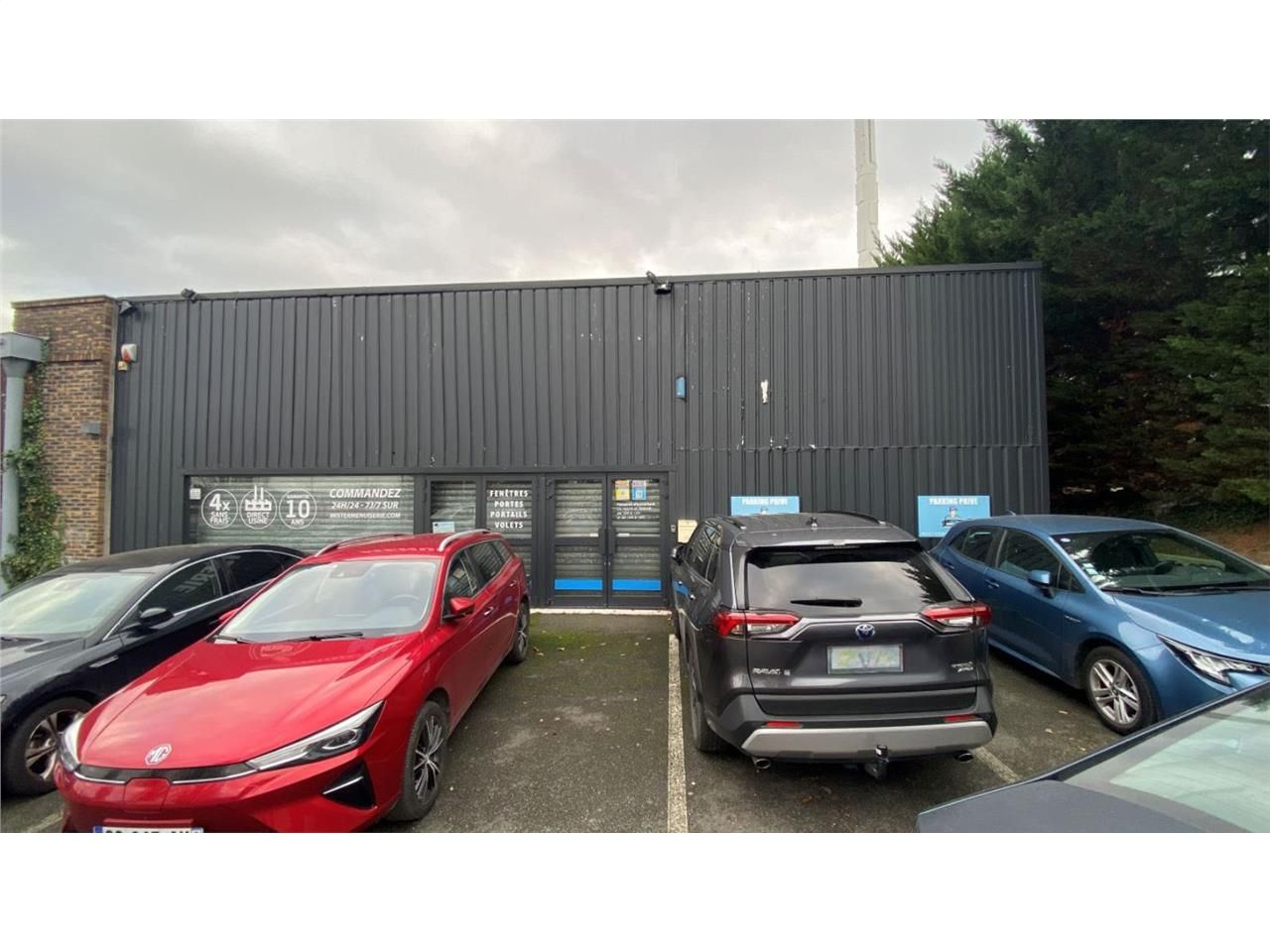 CBRE vous propose à louer, un local commercial si