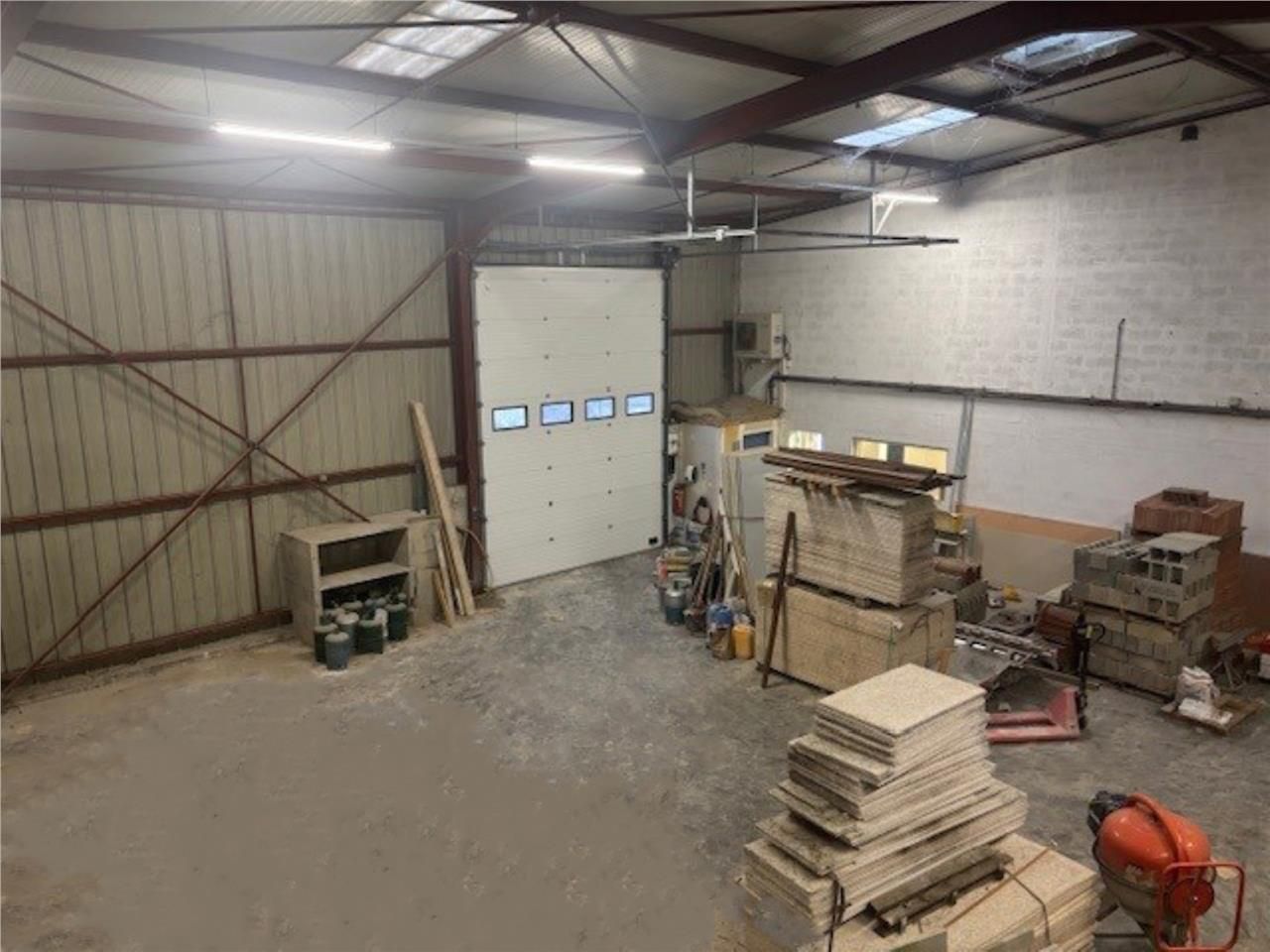 CBRE vous propose à louer un entrepôt/local d'act