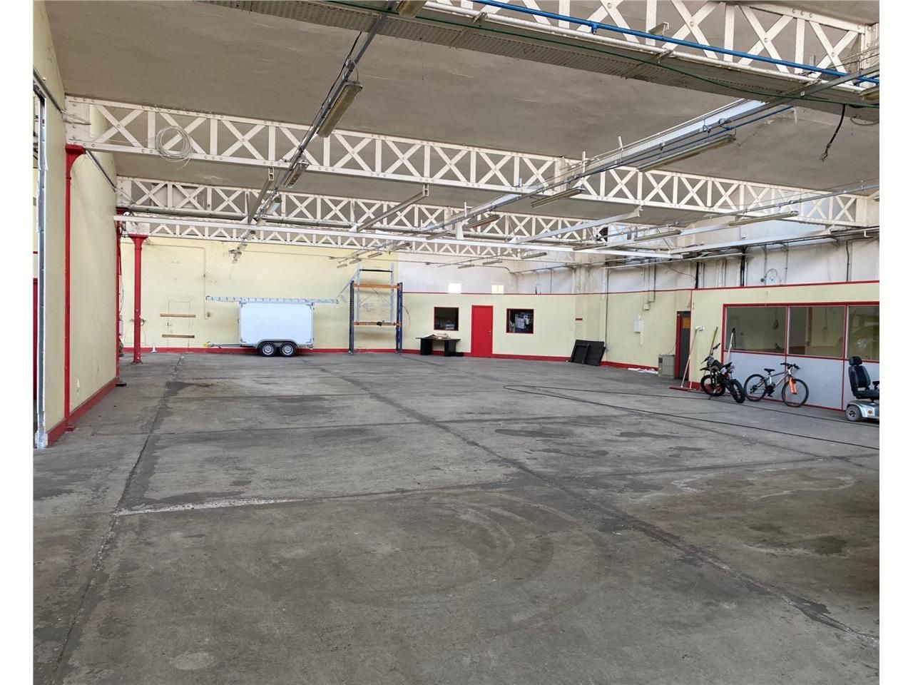 CBRE vous propose à vendre, un bâtiment indépenda