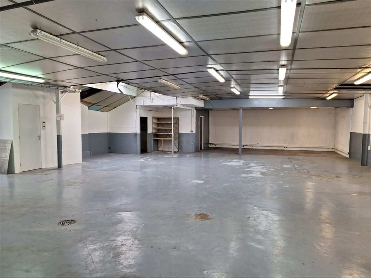 CBRE vous propose à vendre ou à louer, un local d