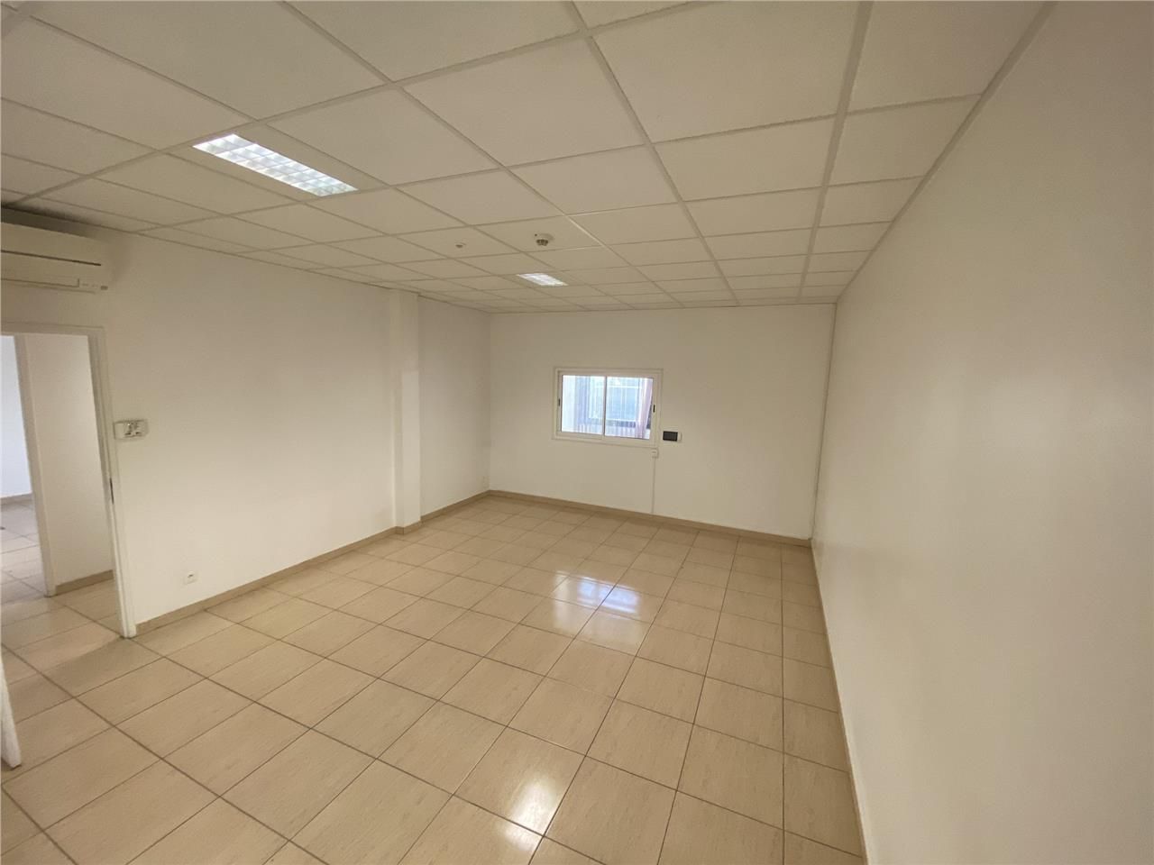 CBRE vous propose à vendre, un local d'activités 