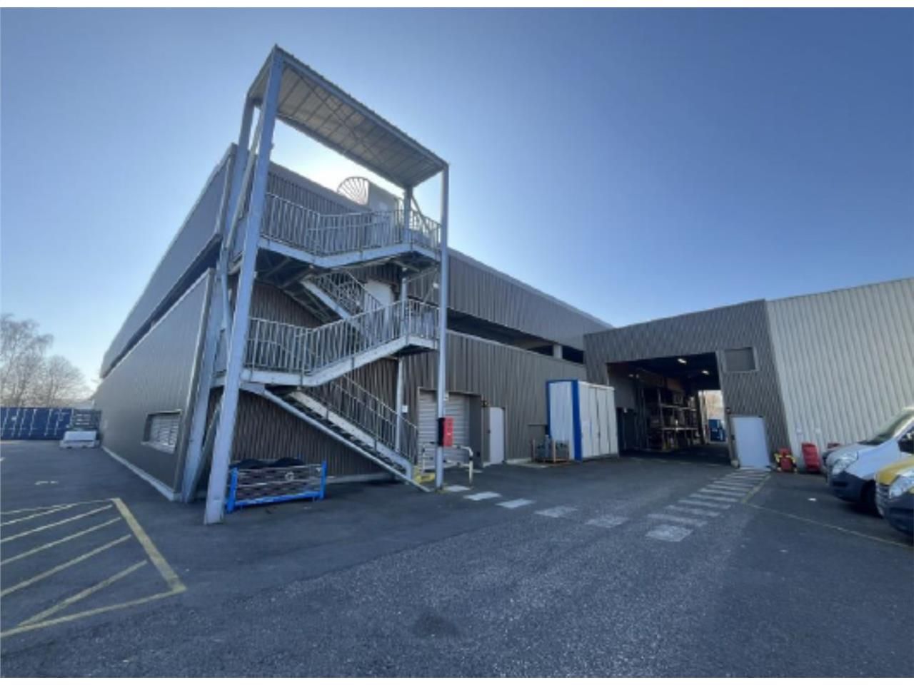 CBRE vous propose à louer un entrepôt/local d'act