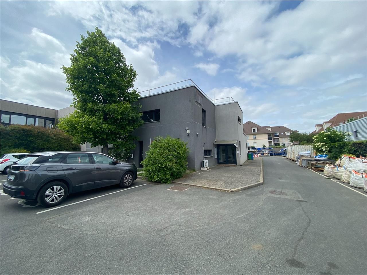 CBRE vous propose à vendre un bâtiment indépendan