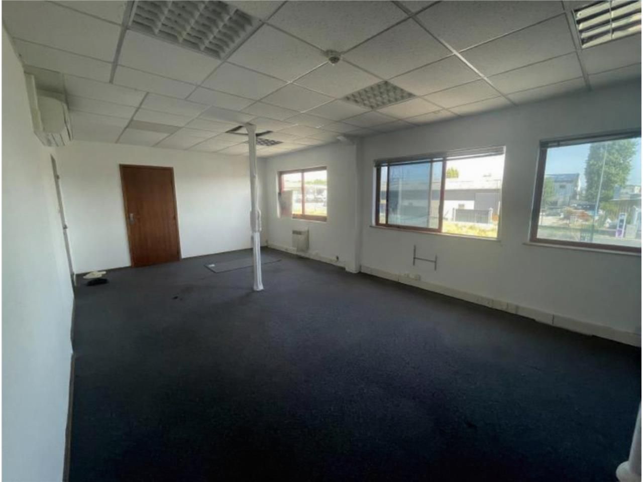 CBRE vous propose à louer, un entrepôt/local d'ac