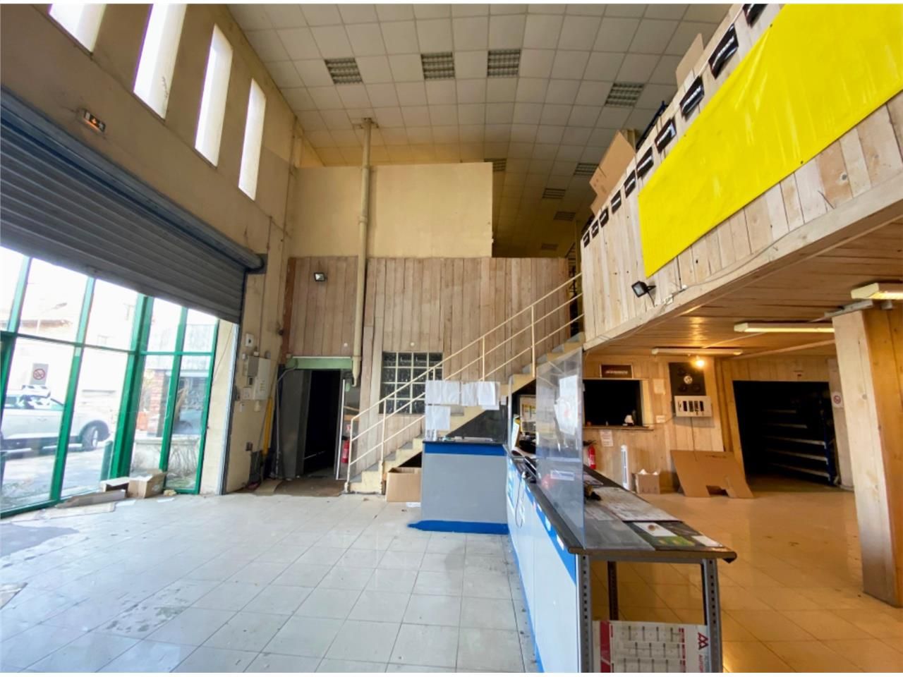 CBRE vous propose à vendre, un entrepôt/local d'a