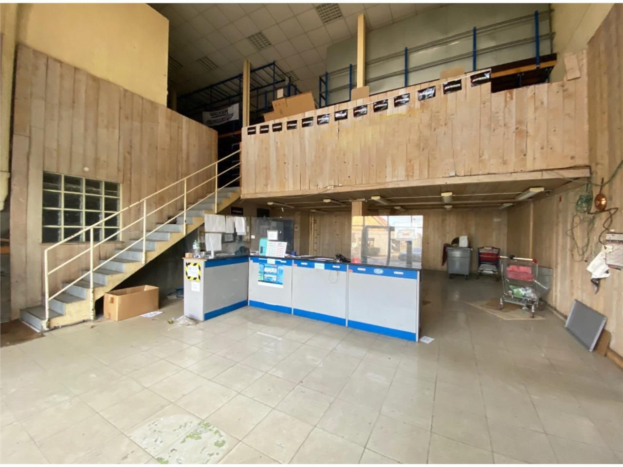 CBRE vous propose à vendre, un entrepôt/local d'a