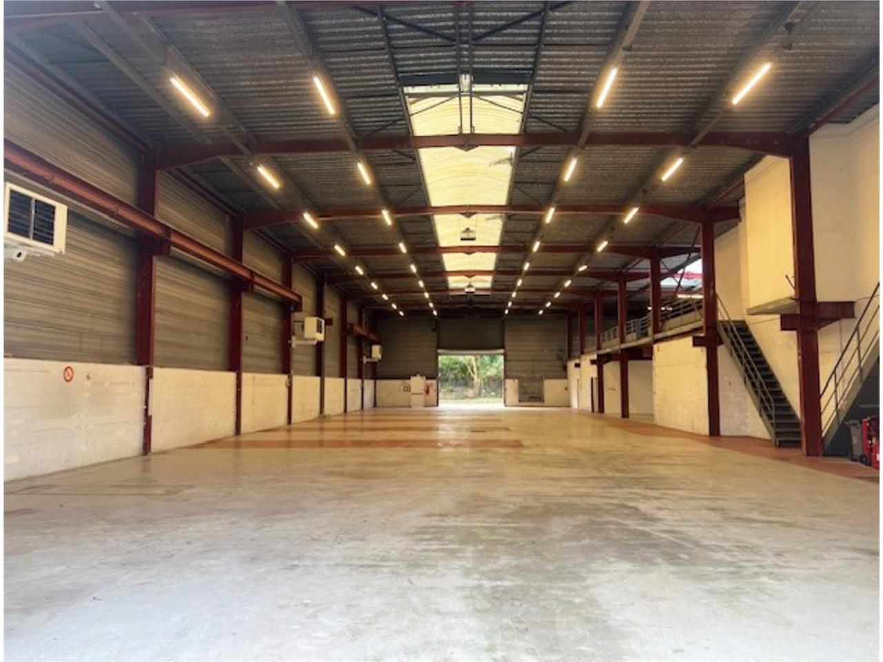 CBRE vous propose à louer, un entrepôt/local d'a