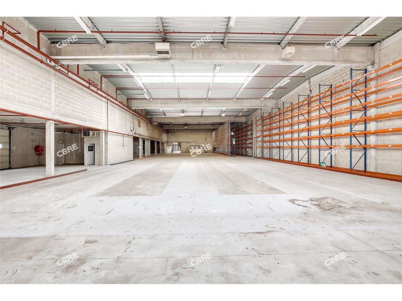 CBRE vous propose à louer, un entrepôt/local d'ac