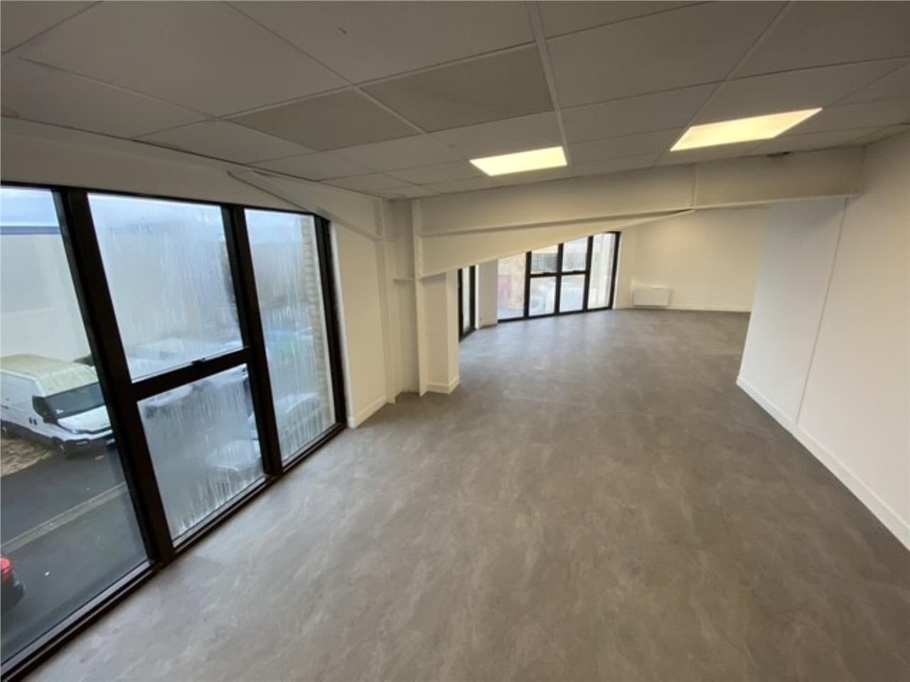 CBRE vous propose à louer, un local d'activités s