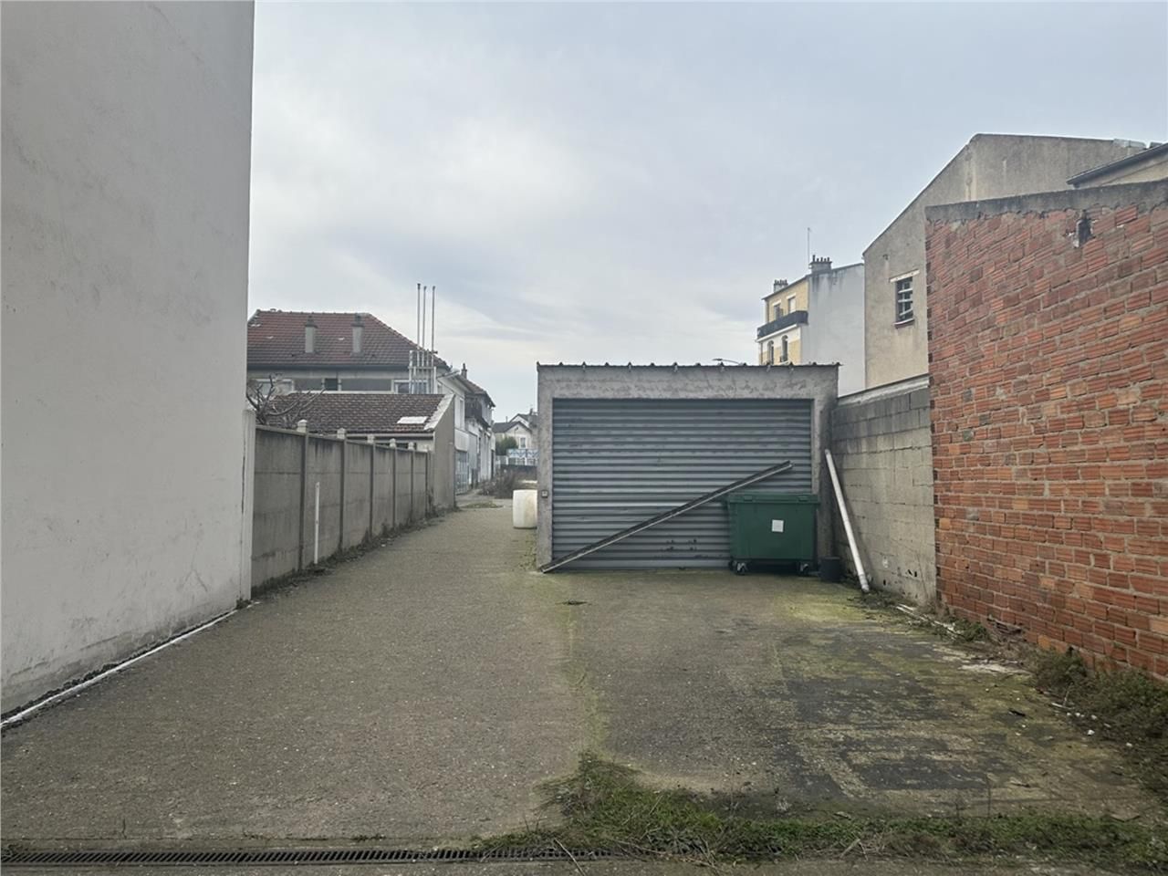 CBRE vous propose à louer un terrain situé sur la