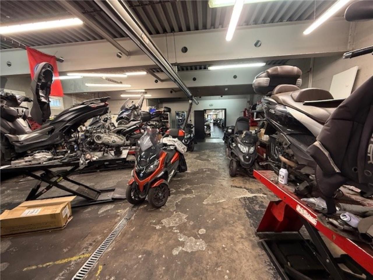 CBRE vous propose à vendre un local d'activités/c