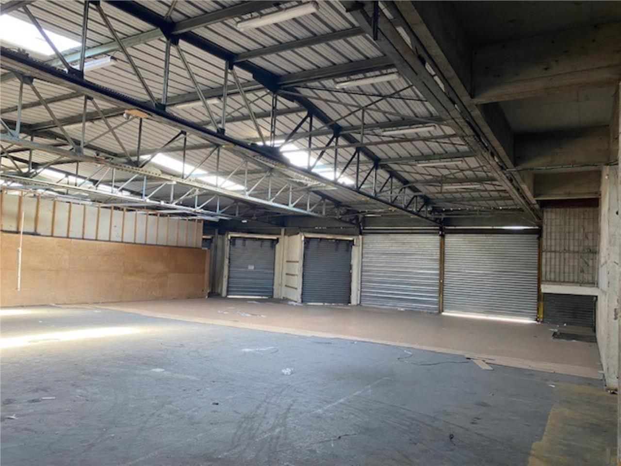 CBRE vous propose à louer, un bâtiment indépendan