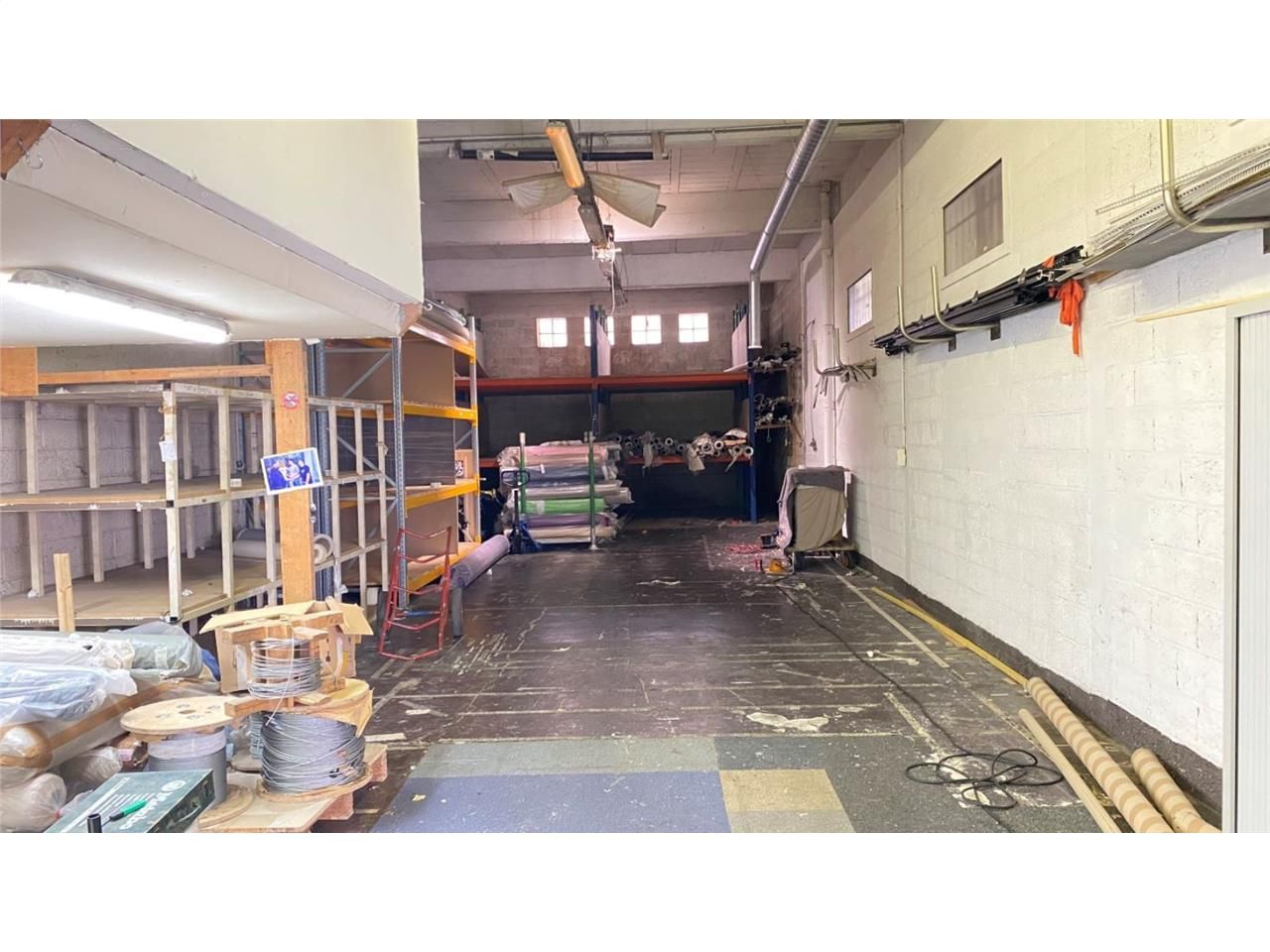 CBRE vous propose à vendre ou à louer, un entrepô