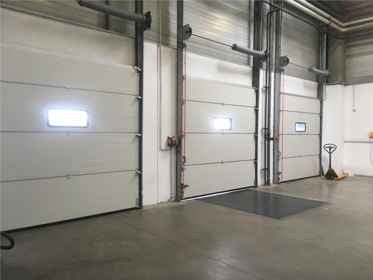 CBRE vous propose à louer, un entrepôt/local d'ac