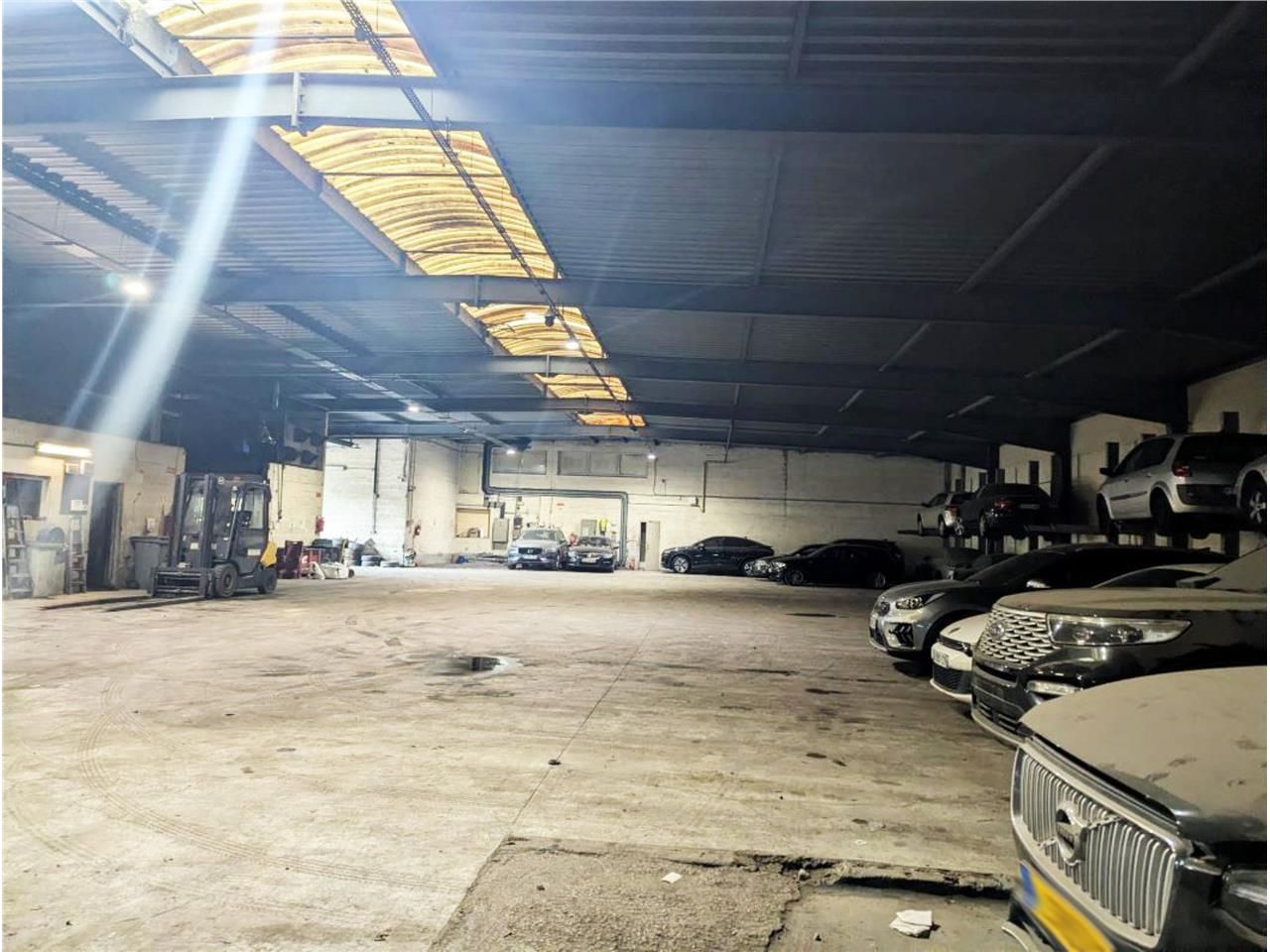 CBRE vous propose à louer un entrepôt/local d'act