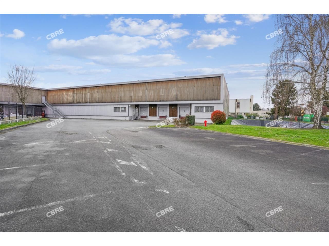 CBRE vous propose à louer un entrepôt/local d'act