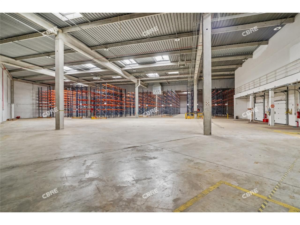 CBRE vous propose à louer un entrepôt/local d'act