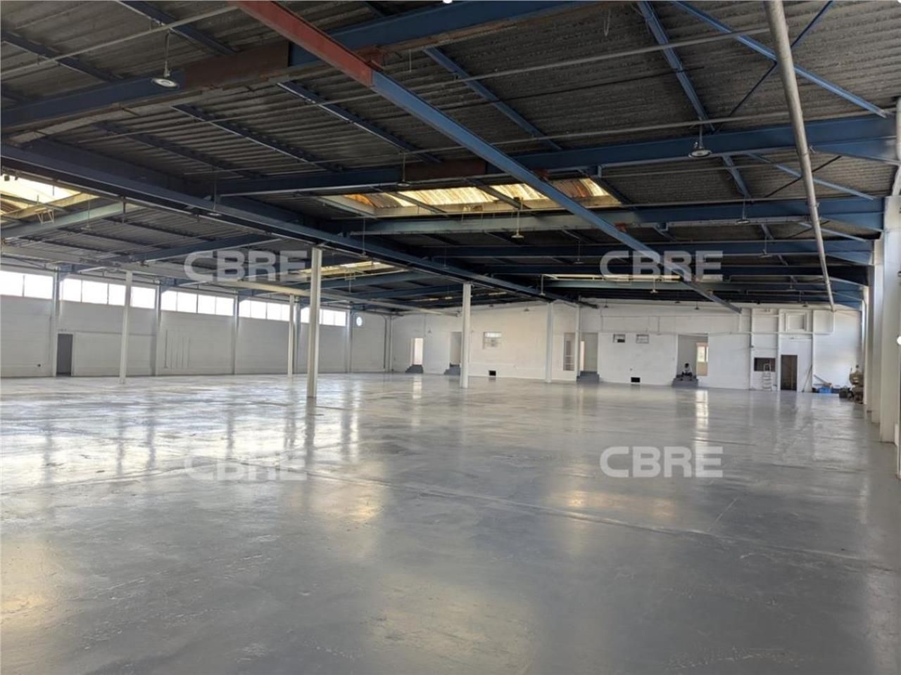 CBRE vous propose à vendre, un entrepôt/local d'a
