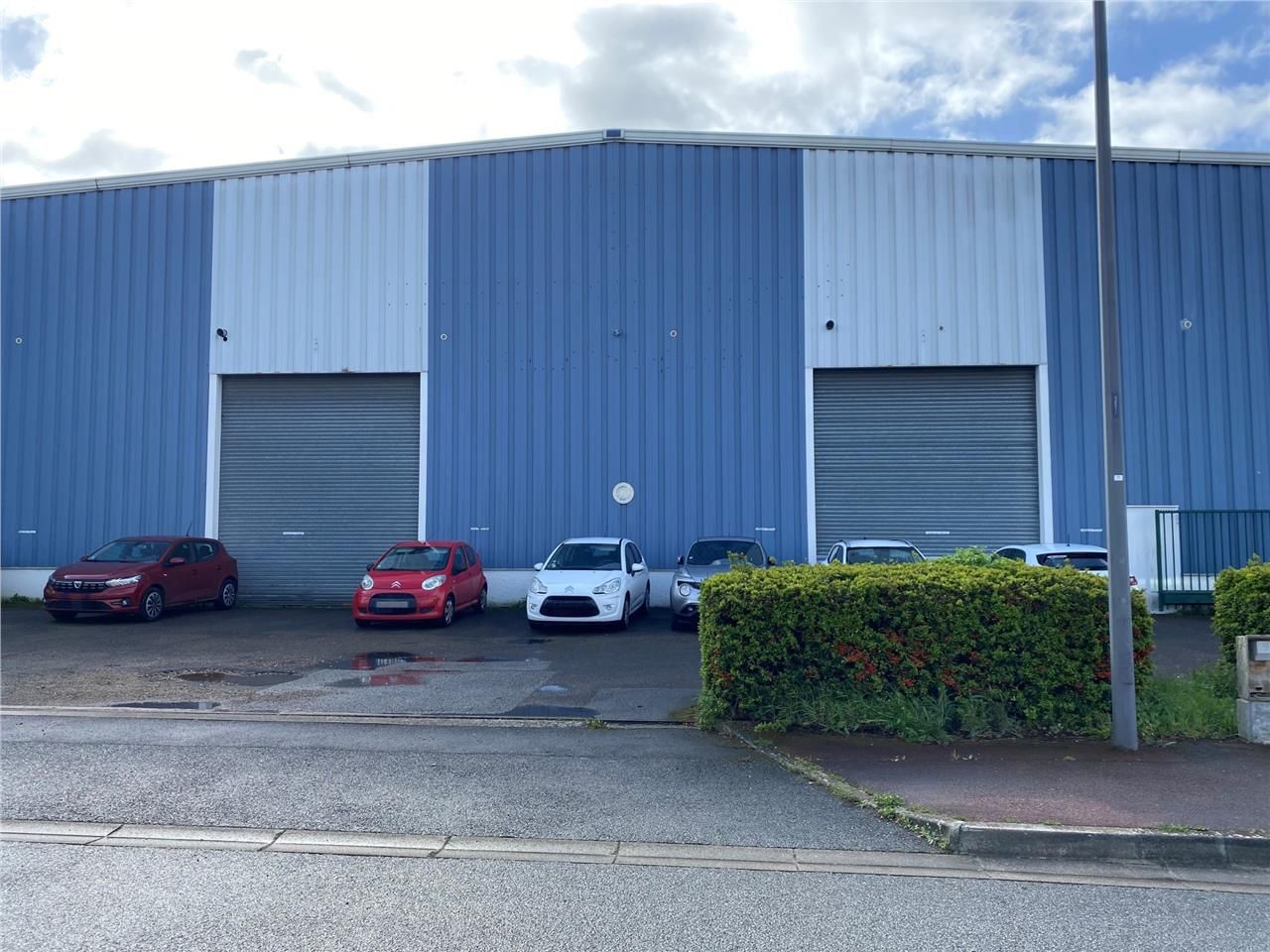 CBRE vous propose à louer deux lots d'activités s