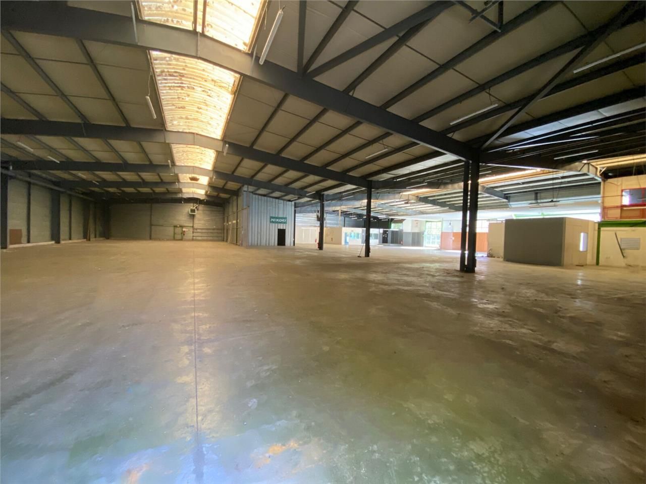CBRE vous propose à vendre ou à louer un entrepôt